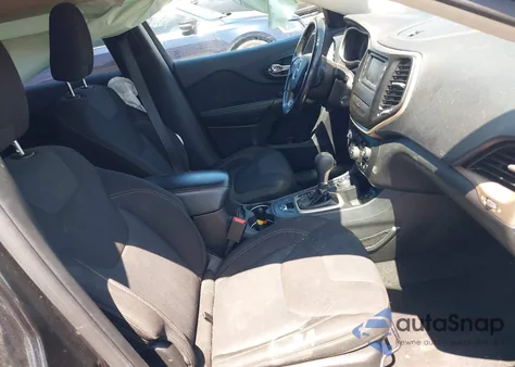 2016 Jeep Cherokee Latitude из США, поврежденный, VIN 1C4PJMCS3GW295456